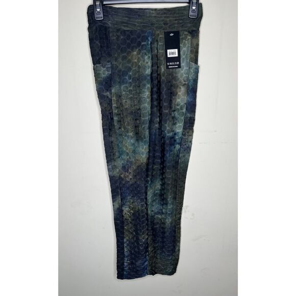 Butt Sculpting Dark Green/Black Tie-Dye Leggings - Picture 1 of 3
